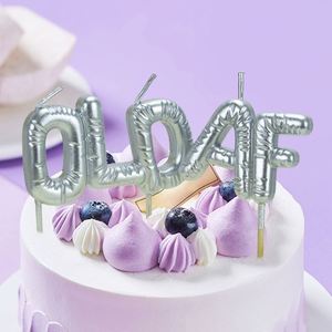 Bougies de gâteau en lettres métalliques argentées « OLD AF » en gros pour mariages et anniversaires - Product Image 4