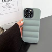 Coques de téléphone antichoc douces au toucher, couleur unie, style doudoune matelassée en coton, pour iPhone 17 Pro Max 16 Plus 15 14 13 - Vente en gros