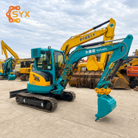 Б/у мини-экскаватор Kubota KX135 в хорошем рабочем состоянии, с ковшом 0,2 м³, грузоподъемность 3,5 тонны, на гусеничном ходу, для работы на мусорных полигонах