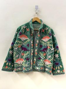 Veste courte d'hiver en velours Suzani faite à la main, style bohème, exportateur OEM, fabricant Inde - Product Image 4