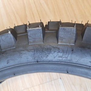 Systèmes de carrosserie de moto, pièces et accessoires de moto, pneu de moto 110/90-18 - Product Image 1