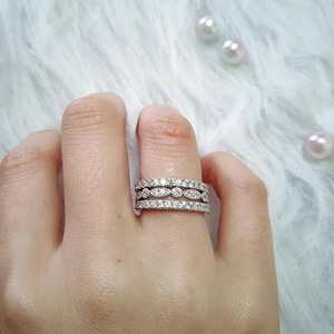 Anello di Lusso con Zirconi a Forma di Marquise e Lavorazione Traforata per Donne, Elegante Gioiello da Dito alla Moda - Product Image 5