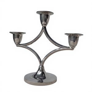 Porte-bougie en argent, support de bougie moderne, porte-bougie en forme de beignet, support de bougie décoratif en métal, style contemporain pour la maison - Product Image 1