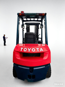 Ventas directas de carretilla elevadora Toyota 7FD25 de 2,5 toneladas importada de Japón utilizada en combustión interna de comercio exterior - Product Image 2