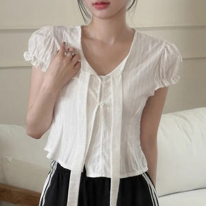 T-shirt blanc à manches bouffantes pour femme avec col en V à lacets, chemisier décontracté doux et mignon pour filles, vente en gros OEM - Product Image 1