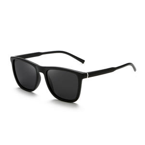 Gafas de Sol Polarizadas para Hombre Greyjack, UV400, TR90, Montura Completa, Color Negro Marrón, Estilo Deportivo - Product Image 2