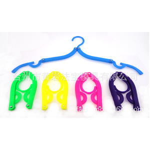 Cintre pliable en plastique 47,5x10cm, type crochet, portable pour les voyages - Product Image 3
