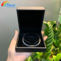 Boîte à bijoux en cuir avec logo personnalisé, best-seller, boîte cadeau carrée de qualité plaquée noire pour bracelets, position extérieure