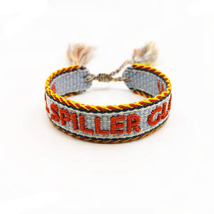 Nappa bohémien personalizzata ricamata Love lettere a maglia intrecciata braccialetto intrecciato per matrimonio o anniversario - Product Image 2