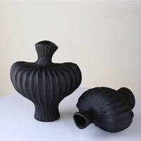 Vase en céramique blanche moderne et contemporaine, fait main, pour décoration de mariage, de maison, présentation de fleurs sur table, pour salon, chambre à coucher
