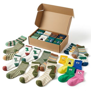 Chaussettes fantaisie 3D pour enfants, lot en gros en liquidation, motifs de dinosaures de dessins animés assortis aléatoirement, chaussettes mi-mollet pour enfants, surplus de stock - Product Image 1
