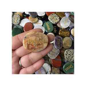 Gravé Palm Inspirational Stones Amour Espoir Paix Noir Poche Gravure Mot Clair Quartz Bonheur Mots pierres <span class=keywords><strong>de</strong></span> Prière - Product Image 2