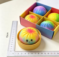 Jouet Squishy Mystère Arc-en-ciel 15cm Visage Mignon Alimentaire à Presser Anti-stress Décompression