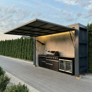 Cuisine extérieure BBQ sur mesure de luxe avec réfrigérateur, évier, armoire de rangement et porte rétractable - Product Image 1