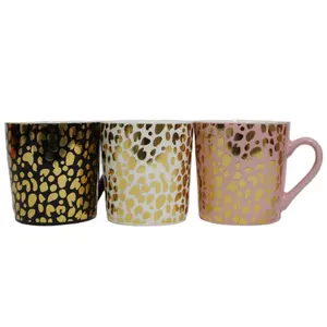 China Lieferant Bestseller Pink/Weiß/Schwarz Ember Keramik Tasse Kaffeetasse mit Griff und Gold Aufkleber