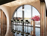 Aménagement complet de restaurant haut de gamme sur mesure, design d'intérieur, espace bar et mobilier de restauration.