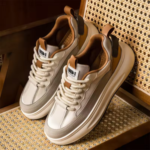 รองเท้าผ้าใบแฟชั่นทรง Chunky สำหรับผู้ชาย คุณภาพสูง ระบายอากาศได้ดี รองเท้าลำลองสำหรับวัยรุ่น รองเท้ากีฬากลางแจ้ง รองเท้าวิ่ง รองเท้าสเก็ตบอร์ด - Product Image 4