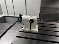 Centre d'usinage vertical CNC à haute vitesse et haute précision, contrôleur FANUC 3 axes, robuste, pour l'usinage des métaux, VMC1160
