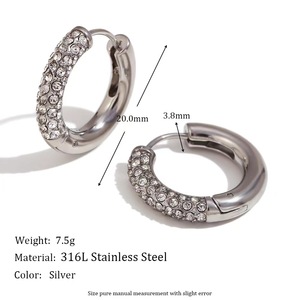 Venta al por mayor 18K Chapado en oro Cubic Zirconia Huggie Hoop Pendientes Minimalista Acero inoxidable Círculo Pendientes para las mujeres - Product Image 4