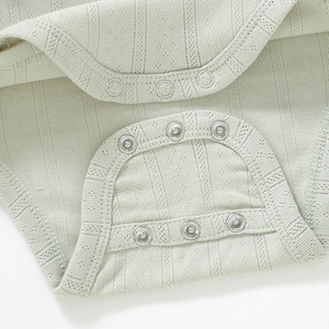 Macacão de Bebê de Verão Respirável em Malha Pointelle Sem Mangas - Product Image 4