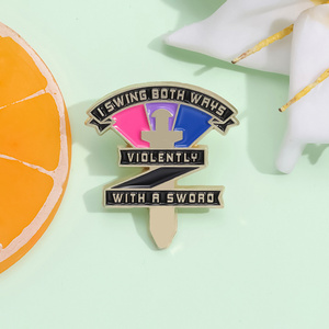 Columpio en ambos sentidos Bi Pride violentamente con una espada Pin esmaltado LGBTQ Bisexual Badge Mochila Decoración Joyería - Product Image 2