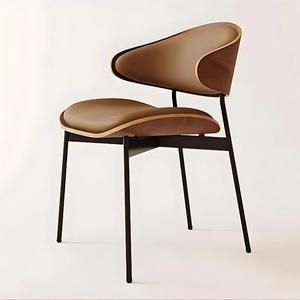 Chaise de salle à manger minimaliste italienne en bois massif sans accoudoirs avec revêtement en similicuir et pieds en métal pour la maison, l'hôtel ou le <span class=keywords><strong>restaurant</strong></span> - Product Image 3
