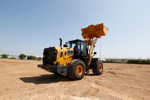 Factory Direct Supply 688G 8Ton Front End Loader for <strong>Uarry</strong> and Mining with Power Shift Transmission in Stock - Product Image 6