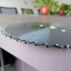 Lames de <span class=keywords><strong>scie</strong></span> à bois circulaires en carbure TCT industrielles de <span class=keywords><strong>600</strong></span> mm pour la coupe du bois - Product Image 2