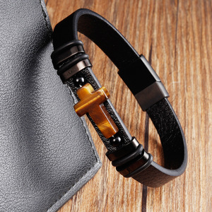 Bracciale <span class=keywords><strong>da</strong></span> <span class=keywords><strong>uomo</strong></span> in pelle nera intrecciata a doppio strato con croce in pietra naturale e acciaio inossidabile, multistrato - Product Image 3