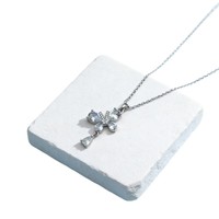Collier Papillon Coloré en Zircon Tendance avec Pendentif Gland, Chaîne en Cuivre Style Forêt Douce, Bijou Unisexe