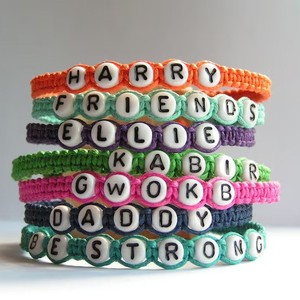 Pulseras de la Amistad Tejidas a Mano con Cuentas de Letras Inspiradoras: ARDIENTE, FE, SONRÍE, AMOR. Regalo <span class=keywords><strong>para</strong></span> Mamá, Hermana. - Product Image 4