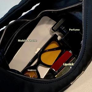 Bolso Bandolera de Terciopelo Negro con Diseño Vintage de Nubes Oscuras, Casual, con Cremallera y Forro de Poliéster para Mujer - Product Image 5