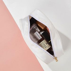 Bolsa de Maquillaje Yuhomg de Gran Capacidad, Bolsa de Almacenamiento para Cuidado de la Piel, con Logotipo Bordado, Portátil, para Viajes, Cosméticos, para Mujer - Product Image 5