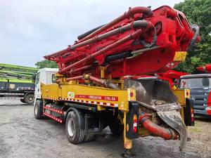 Precio de fábrica 33m Boom Distancia de bombeo Sany Camión montado Putzmeister Line Camión bomba de hormigón - Product Image 3