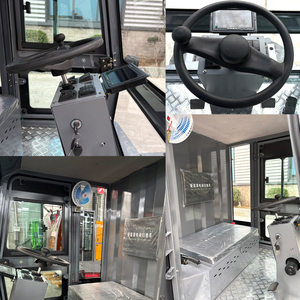 משאית מטאטאת כבישים חשמלית חדשה עם תא נהג סגור לחלוטין, ניקוי אוטומטי, מערכת שלושה גלגלים וחמש מברשות - Product Image 5