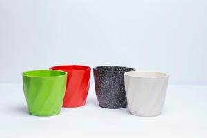 กระถางต้นไม้พลาสติกน้ำหนักเบาจากโรงงาน ชุดกระถางปลูกต้นไม้ทรงสี่เหลี่ยมหลากสี สำหรับโต๊ะ/ระเบียง ขนาดกลาง - Product Image 2