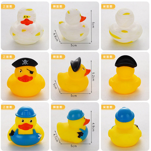ของเล่นเป็ดยางพีวีซีลอยน้ำขนาด 2 นิ้ว มีเสียงบีบ สำหรับเด็ก  พร้อมโลโก้สั่งทำได้  รูปแบบหมอ/ทันตแพทย์/พยาบาล  ของเล่นในห้องน้ำ - Product Image 6