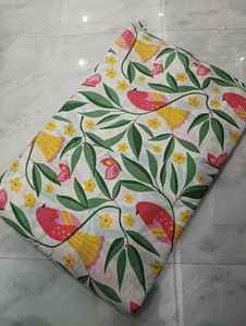 Tissu en coton imprimé élégant pour vêtements féminins, vêtements d'été, couture, quilting, travaux artisanaux, matériau léger et durable - Product Image 2