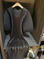 Robe mi-longue à col en V plissée à la taille, faite à la main, vintage, nouvelle, haut de gamme, élégante, au tempérament décontracté, simple, à manches mi-longues