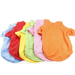 Camiseta de <span class=keywords><strong>moda</strong></span> para mascotas, <span class=keywords><strong>ropa</strong></span> con Color sólido para perro, gato, cachorro, novedad, venta al por mayor - Product Image 2
