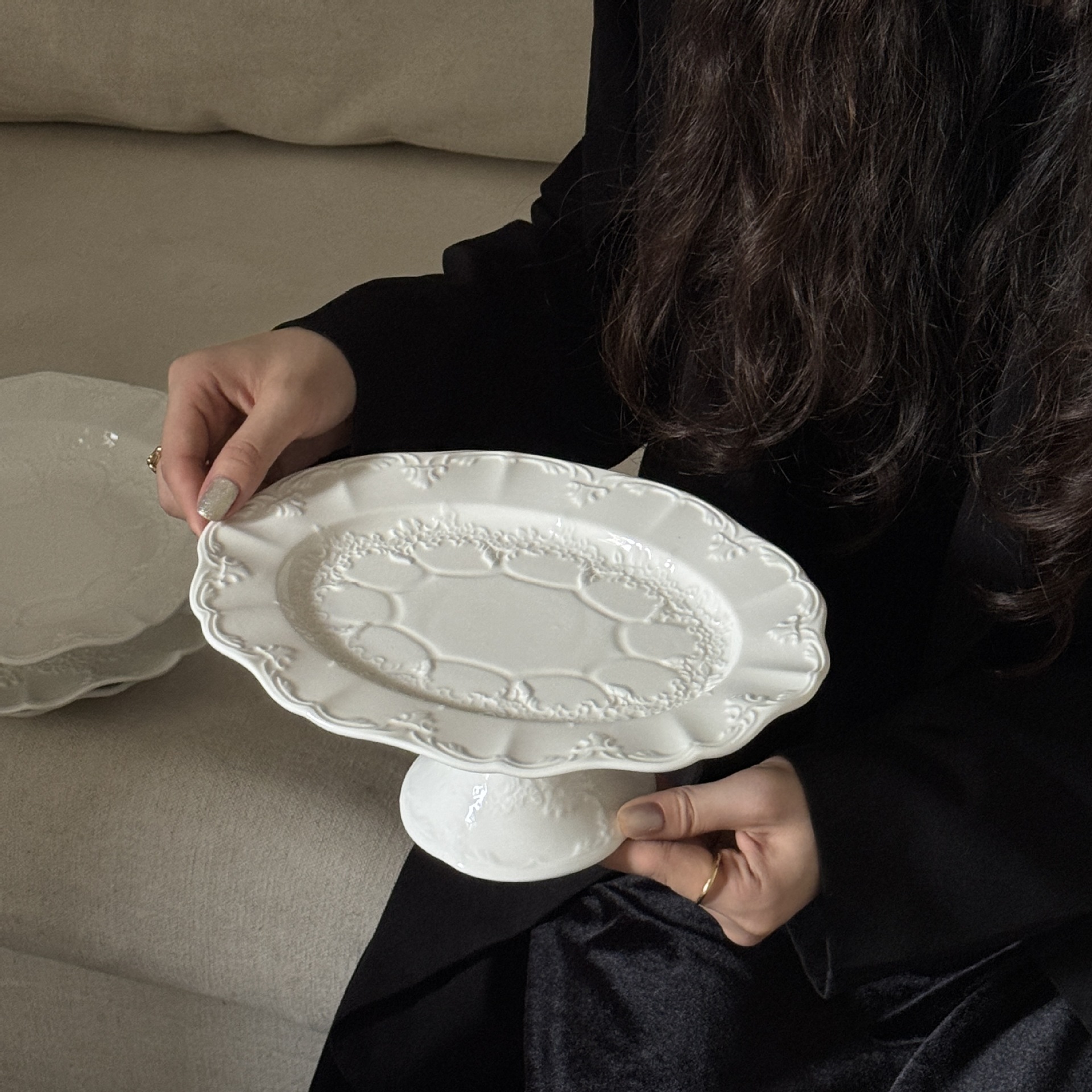 Moonlight lace oval high plate small