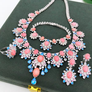 T112F de gama alta, 4 Uds., conjuntos de joyas de flores de Dubái africano <span class=keywords><strong>Coral</strong></span> rosa, collar de fiesta de boda para mujer, regalo perfecto para novia India - Product Image 2