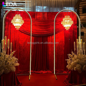 ฉากหลังงานแต่งงานแบบโค้งเหล็ก LED สีทอง ปรับแต่งได้สำหรับงานอีเว้นท์ในร่ม ยี่ห้อ LEDA - Product Image 2