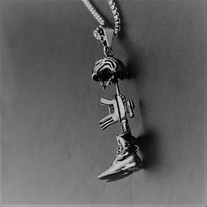 Chapeau en acier inoxydable <span class=keywords><strong>Soldat</strong></span> militaire Pendentif en cendres de crémation Collier commémoratif <span class=keywords><strong>Bottes</strong></span> de casque de <span class=keywords><strong>soldat</strong></span> Urne de crémation souvenir de fusil - Product Image 6