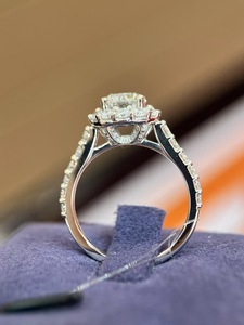 Anillo de Boda de Lujo con Diamantes Completos VVS2 Blancos, Diamantes de Laboratorio, Platino PT950 - Product Image 3