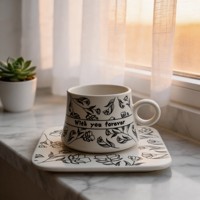 Ensemble tasse à café en céramique 180 ml avec soucoupe, motif floral élégant, tasse à expresso en porcelaine, design romantique, compatible lave-vaisselle et micro-ondes