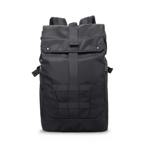 Mochila Negra de Poliéster de 25L con Cierre Enrollable, Múltiples Bolsillos, Estilo Minimalista Unisex para Uso Diario - Product Image 1