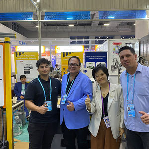 Proveedor personalizar precio de fábrica Flectric hogar Mini Sastre máquina de coser Digital Cnc máquina cortadora de tela con Ce - Product Image 5