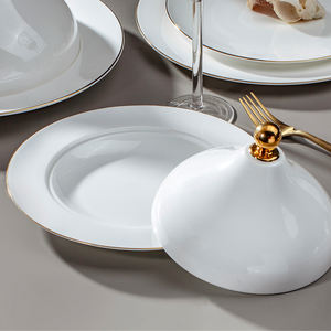 Plato de servir de cerámica de lujo estilo francés YAYU con borde dorado y tapa alta para banquetes, plato de porcelana fina con diseño de abulón. - Product Image 4