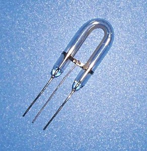 Tubo de Xenón de Repuesto SOWIN 9006 OEM, Garantía de 5 Años, Larga Vida Útil (50,000 Horas), Continuidad de Funcionamiento Garantizada - Product Image 1